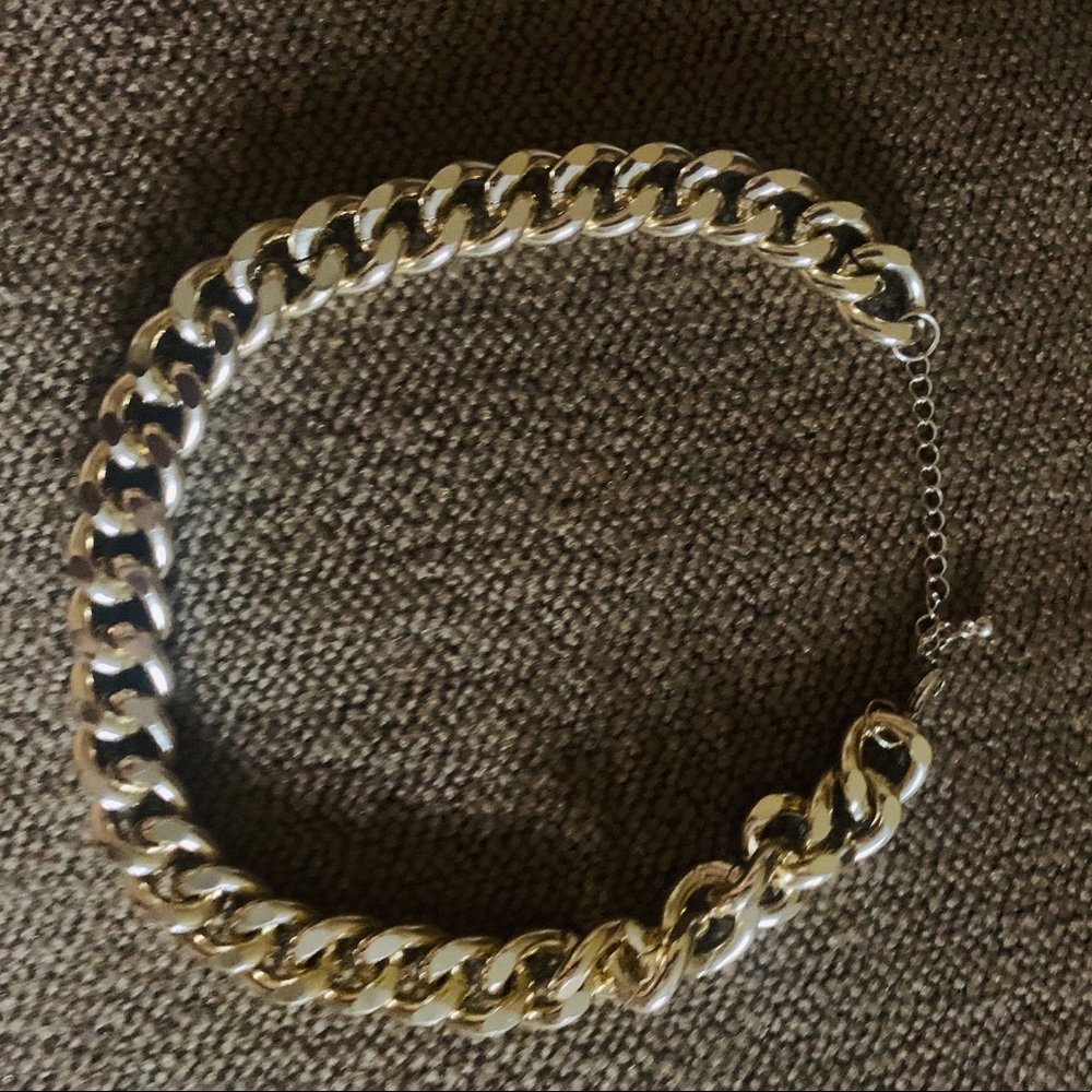 Gold chain necklace